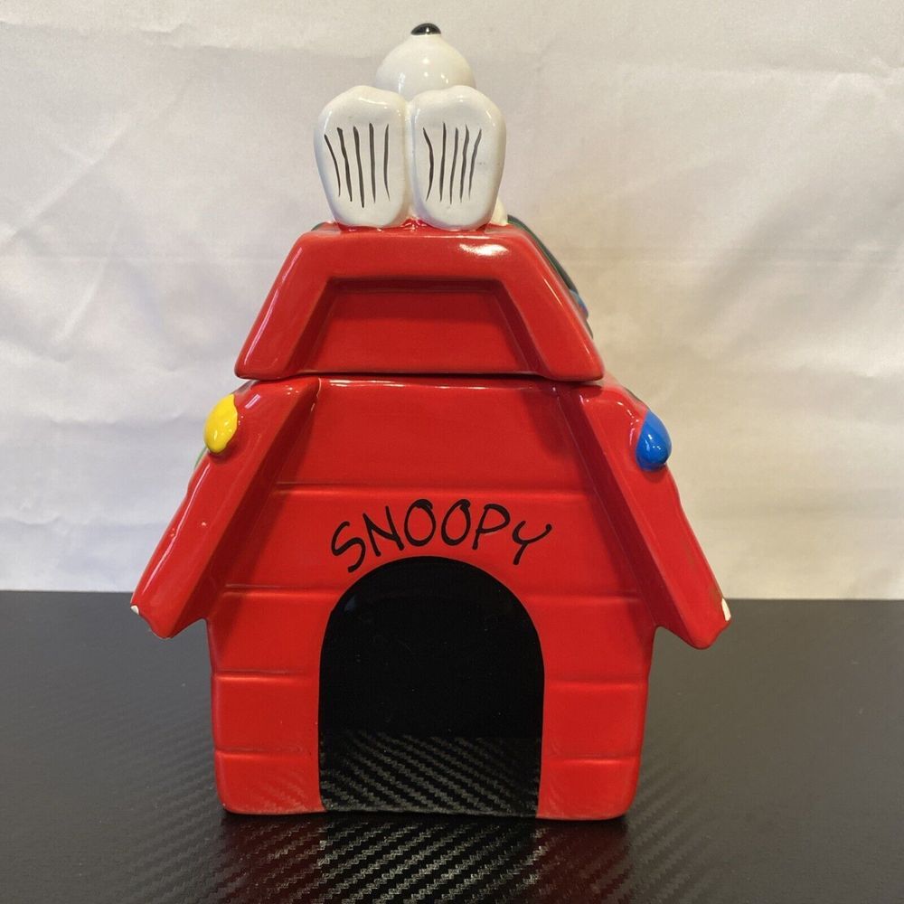 Peanuts 50 Years A Charlie Brown Christmas Snoopy Dog House Treat Jar / Holder - Picture 3 of 16